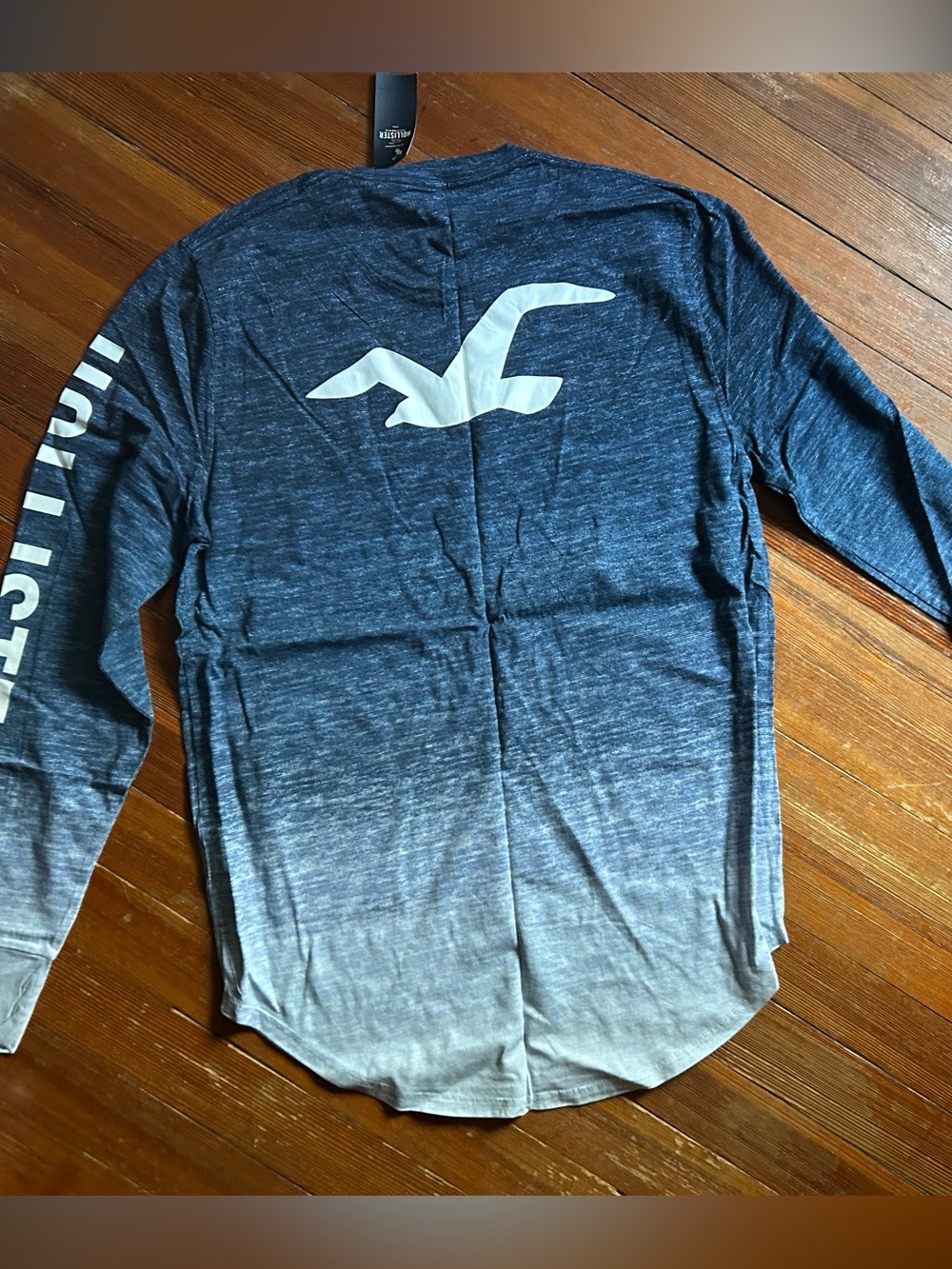 Hollister Men’s Blue Ombre Long Sleeve Tee
BRAND NEW WITH TAGS
SIZE:L - Picture 4 of 5